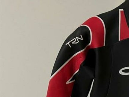 Orca TRN, TALLA 9, está nuevo, preguntar por Víctor.